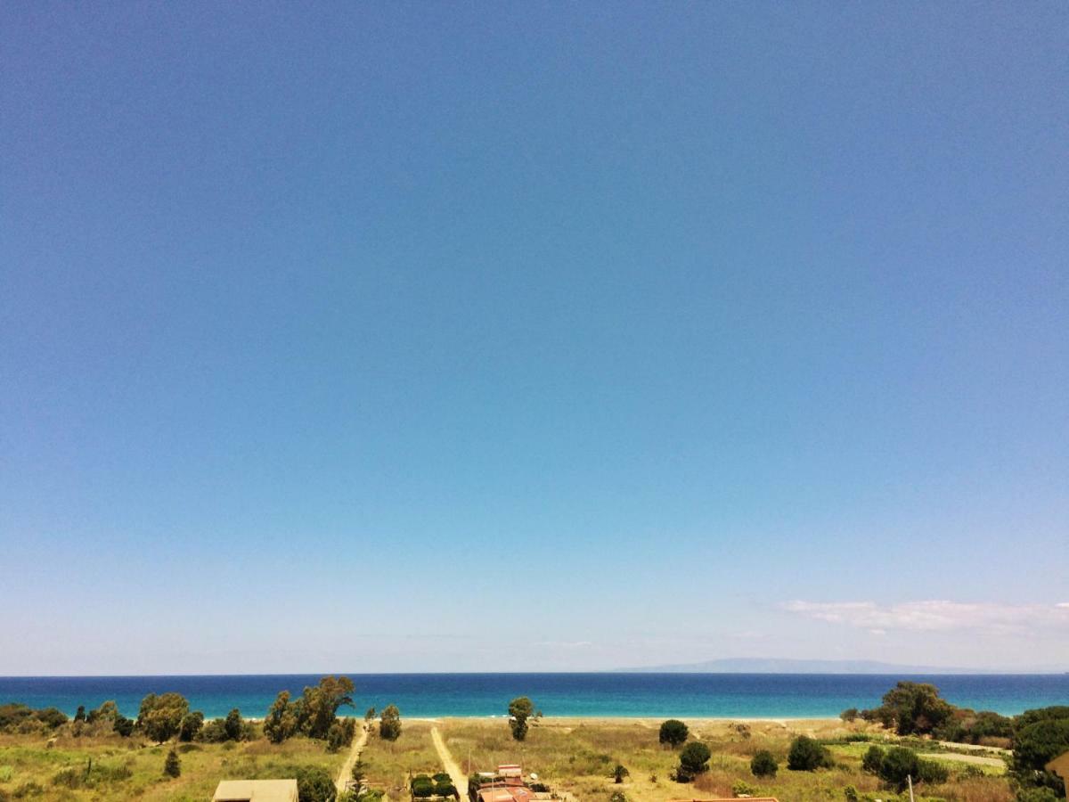 Tyrrhenian Sea Apartment Торре-Фаро Экстерьер фото